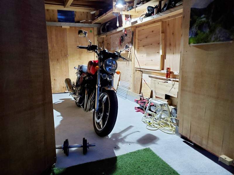バイクガレージ　材木　CB1100
